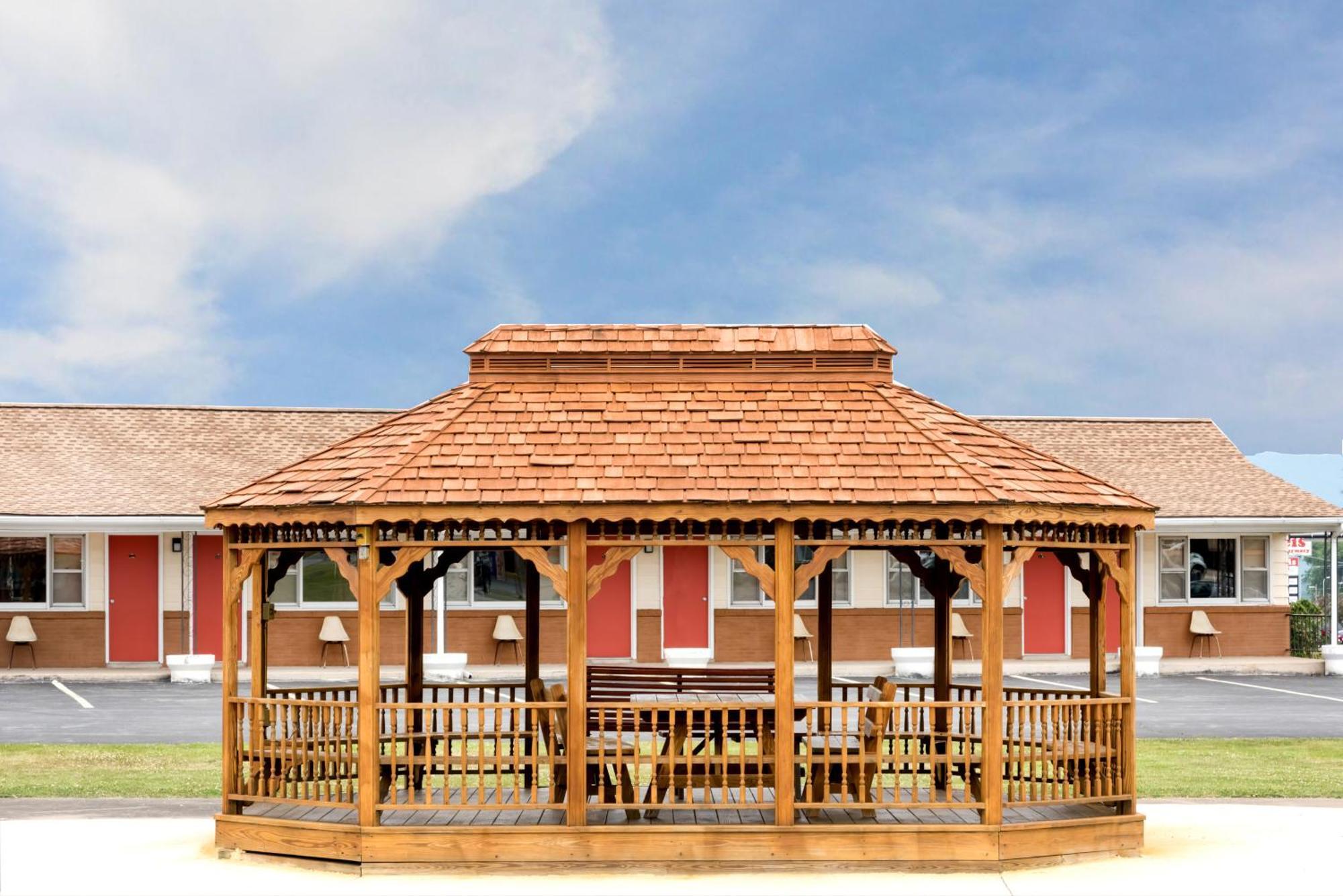 Budget Inn Mifflintown Buitenkant foto
