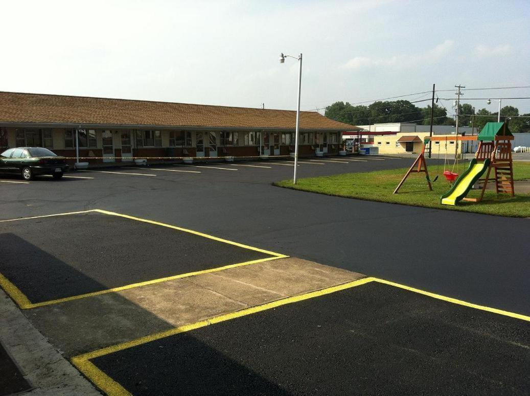 Budget Inn Mifflintown Buitenkant foto