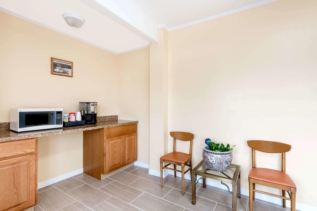 Budget Inn Mifflintown Buitenkant foto